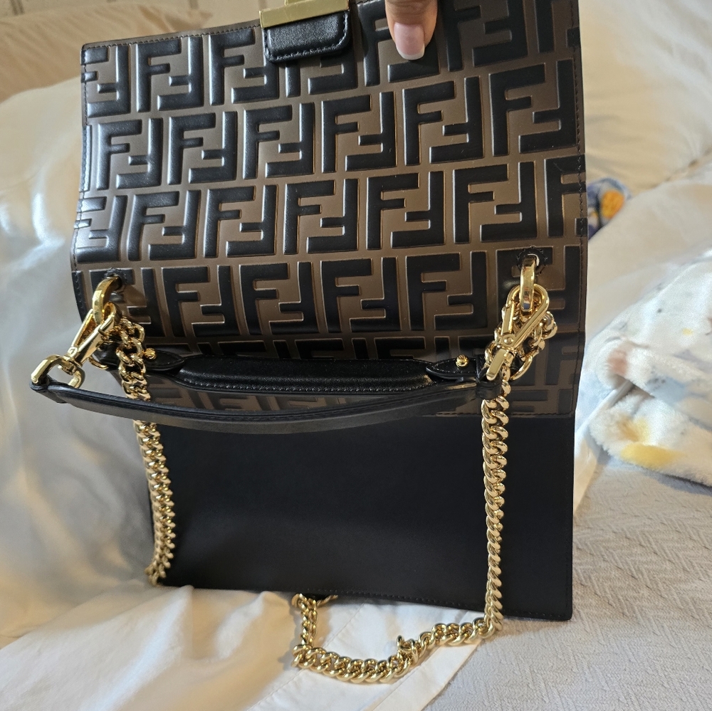 Fendi Black and Brown Logo Shoulder Bag - Picture 16 of 16